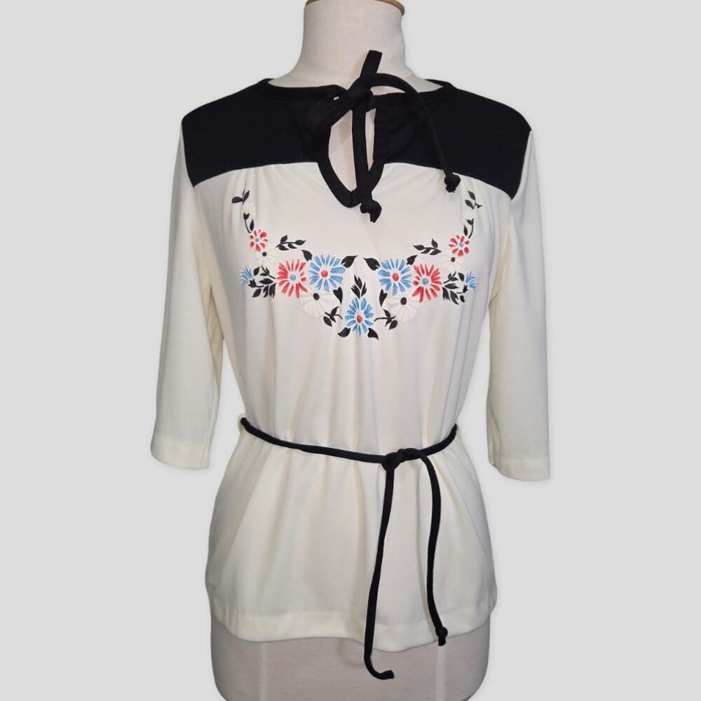 Vintage 70s Top Womens Medium Cream Floral Tie Belt Boho Unique Peasant Retro